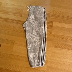 Hollister Gray Leaf Camo Baggy Jogger Sweat Pants